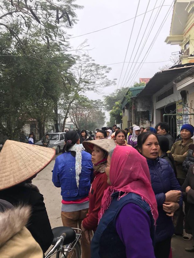 Chồng chém vợ và hai con gái nhỏ tử vong trong đêm có biểu hiện ngáo đá, tự chặt cánh tay để tự sát - Ảnh 2.