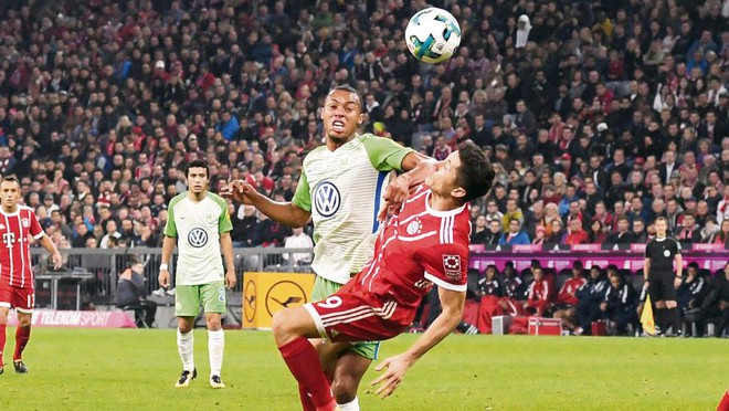 Dẫn trước 2 bàn, Bayern bị Wolfsburg gỡ hòa vì tâm lý khinh địch - Ảnh 5.