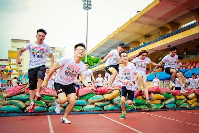 Mùa hè bùng nổ với giải chạy sắc màu Run for Charity - Connecting Vietyouth 2017 - Ảnh 7.