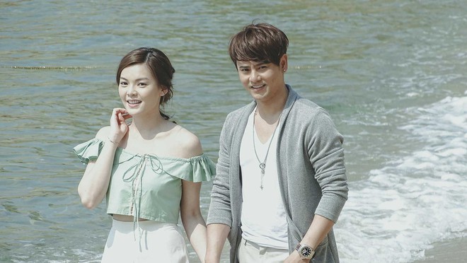 Ưng Đại Vệ bị đơ khi phải nắm tay bạn diễn nữ xinh đẹp người Hồng K&ocirc;ng - Ảnh 2.
