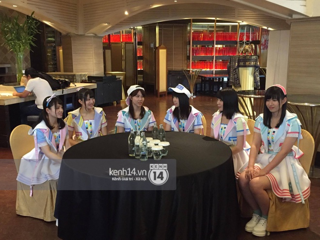 Độc quyền từ Thái Lan: AKB48 xuất hiện nổi bật đầy sắc màu tại họp báo sự kiện Viral Fest Asia - Ảnh 3.
