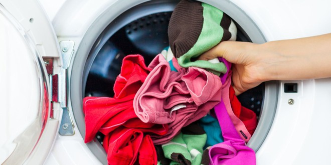 4 sai lầm ai cũng mắc phải khi giặt đồ lót khiến vùng kín dễ bị nhiễm bệnh hơn - Ảnh 2.
