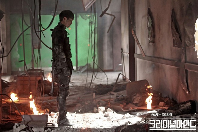 Lee Jun Ki trở lại m&agrave;n ảnh nhỏ xuất sắc với &ldquo;Criminal Minds&rdquo; - Ảnh 2.