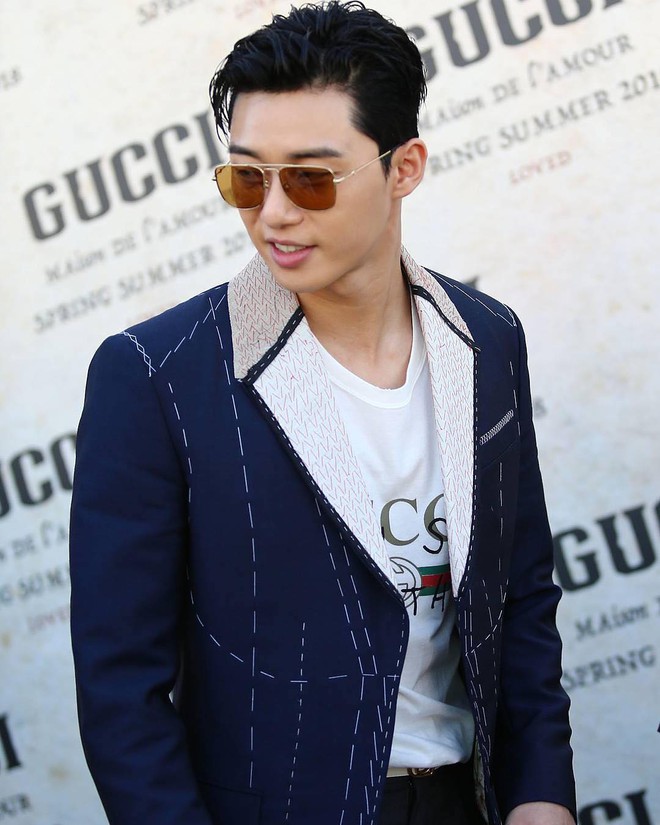 Dự show Gucci và diện đồ y hệt người mẫu, Park Seo Joon lép vế về chiều cao nhưng vẫn nổi bần bật - Ảnh 5.