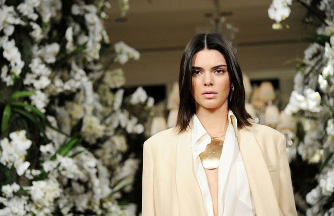 Kendall Jenner bất ngờ đánh bại đàn chị Gisele Bündchen, trở thành người mẫu có thu nhập cao nhất thế giới - Ảnh 2.