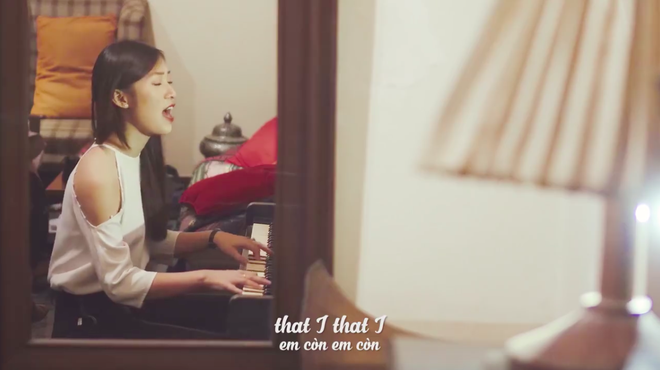 Khánh Vy đánh piano, cover một lượt bài hát của Chi Pu bằng tiếng Anh - Ảnh 2.
