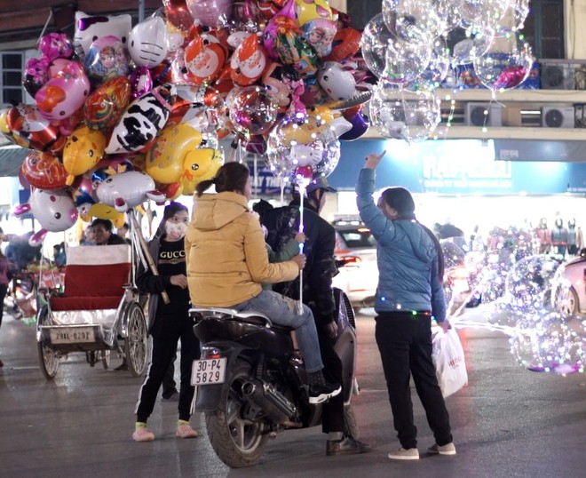 Tất tật về bóng bay galaxy hay bóng bay nhà giàu đang khiến giới trẻ điên đảo: đẹp nhưng không an toàn lắm - Ảnh 5.