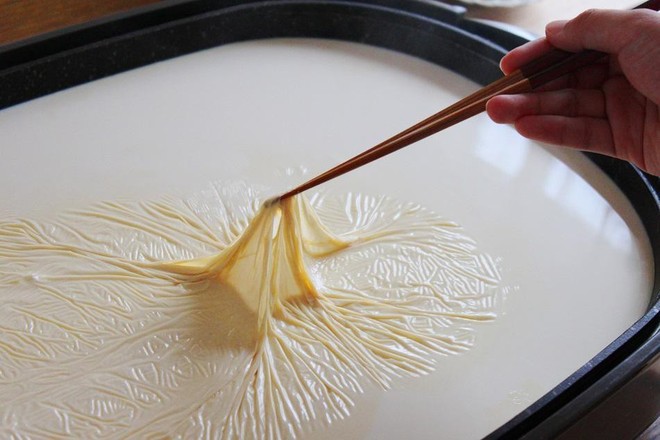 Yuba - món váng đậu tưởng nhạt nhẽo nhưng ở Nhật lại là món ăn sang trọng và tinh tế đến không ngờ - Ảnh 1.
