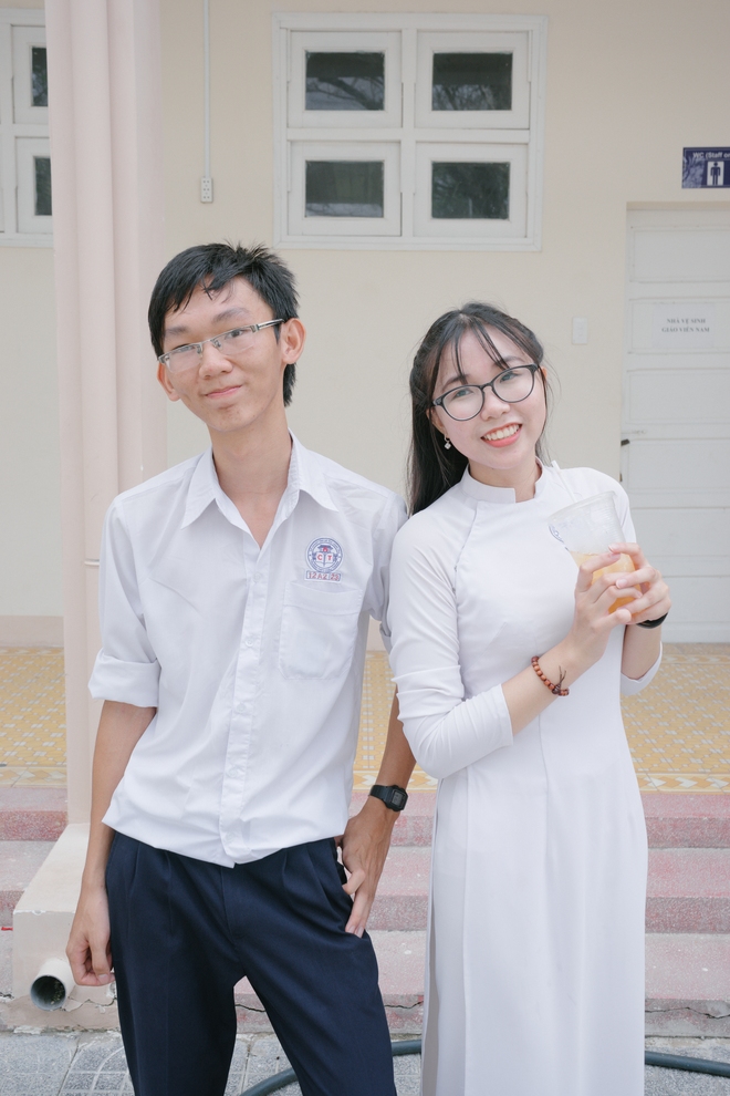 Con c&ocirc; thợ may đạt 30 điểm kỳ thi THPT  2017 với ước mơ v&agrave;o ĐH Johns Hopkins - Ảnh 4.