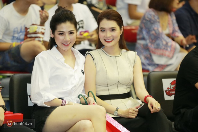 &Aacute; hậu T&uacute; Anh, Lệ Hằng l&agrave;m n&oacute;ng trận mở m&agrave;n VBA 2017 - Ảnh 7.
