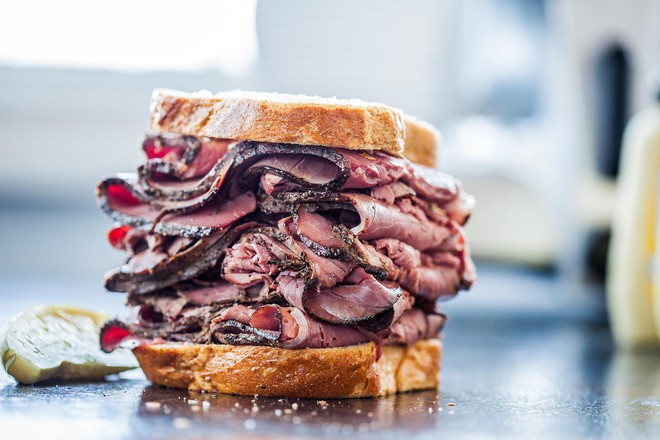 Điểm danh 14 loại sandwich đặc trưng của c&aacute;c nước tr&ecirc;n thế giới - Ảnh 3.