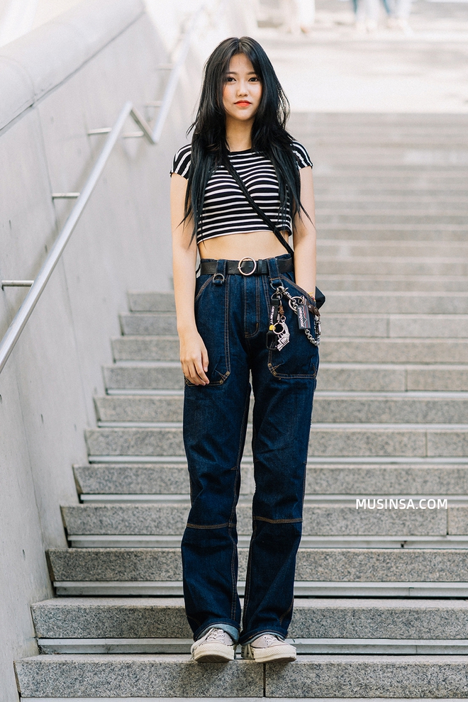 Lại phải xu&yacute;t xoa với street style thu đẹp khỏi b&agrave;n c&atilde;i của giới trẻ H&agrave;n - Ảnh 3.