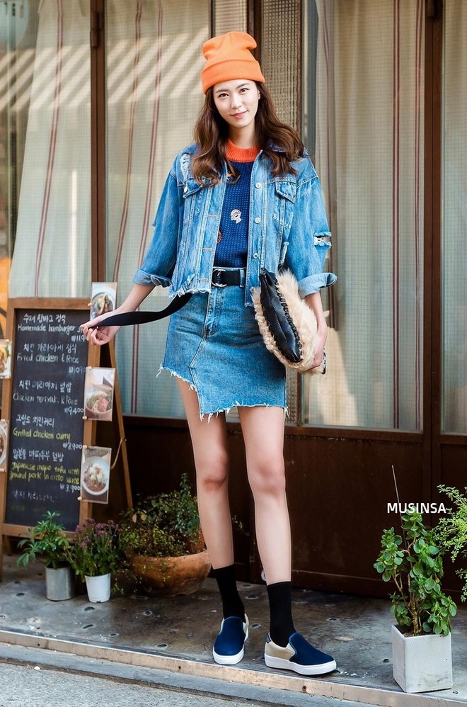 Ngắm street style màu mè nhưng chất lừ của giới trẻ Hàn, bạn sẽ học được chân kinh mặc đơn giản mà vẫn đẹp mê ly - Ảnh 4.