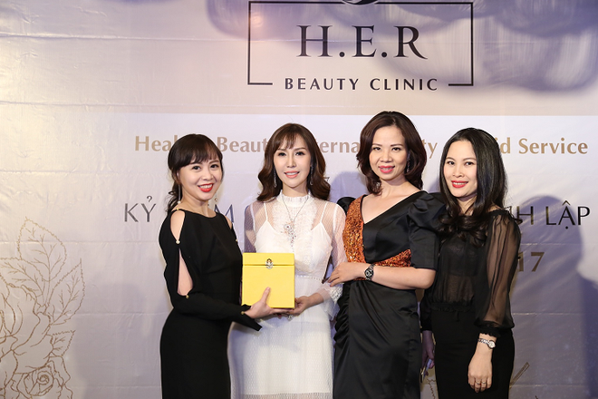 Gala kỷ niệm 1 năm thành lập H.E.R Beauty Clinic - Ảnh 4.