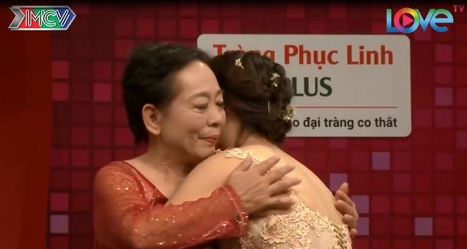 Cho rằng con d&acirc;u ngăn c&aacute;ch m&igrave;nh với c&aacute;c ch&aacute;u, mẹ chồng - n&agrave;ng d&acirc;u đại chiến tr&ecirc;n s&oacute;ng truyền h&igrave;nh - Ảnh 5.