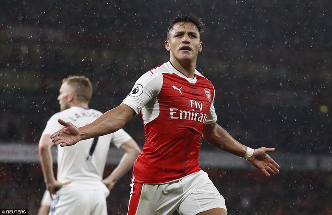 Cú đúp của Sanchez giúp Arsenal nuôi hy vọng dự Champions League - Ảnh 16.