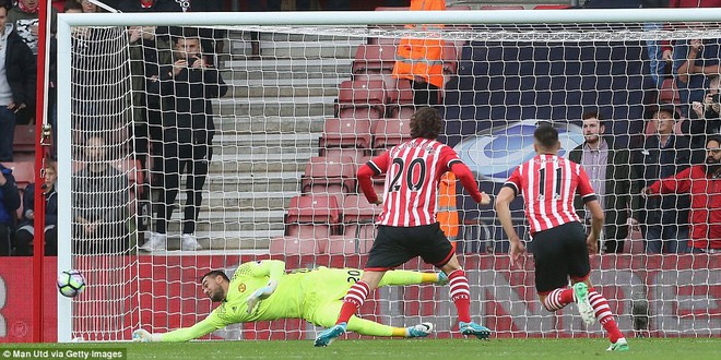 Romero cứu penalty, Man Utd đá như hờn dỗi cả thế giới - Ảnh 7.