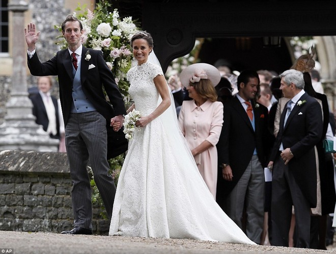 Hoàng tử nhí George và em gái cực đáng yêu trong vai trò phù dâu cho dì Pippa Middleton - Ảnh 10.