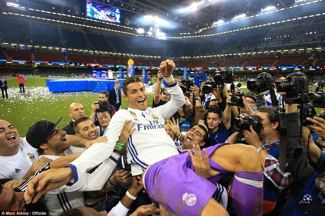 Phá lời nguyền Champions League, Ronaldo đả kích những anh hùng bàn phím - Ảnh 1.