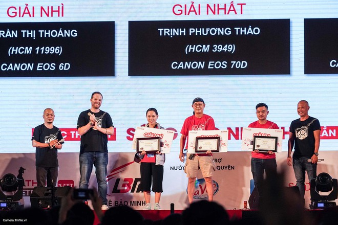Nữ sinh vi&ecirc;n chụp bức ảnh đoạt giải n&oacute;i g&igrave; khi Nụ cười S&agrave;i G&ograve;n của người phụ nữ bị cho l&agrave; &aacute;m ảnh? - Ảnh 4.