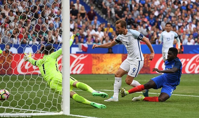 Pháp thắng ngược Anh dù chỉ thi đấu với 10 người và bị thổi penalty - Ảnh 6.