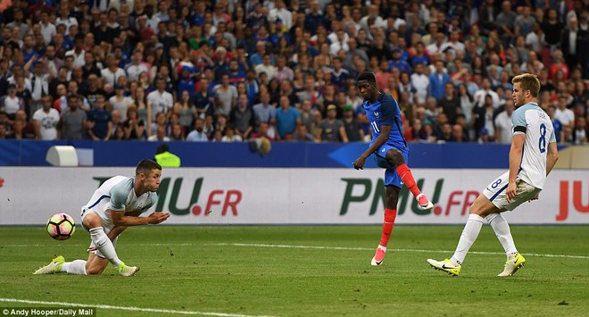 Pháp thắng ngược Anh dù chỉ thi đấu với 10 người và bị thổi penalty - Ảnh 16.