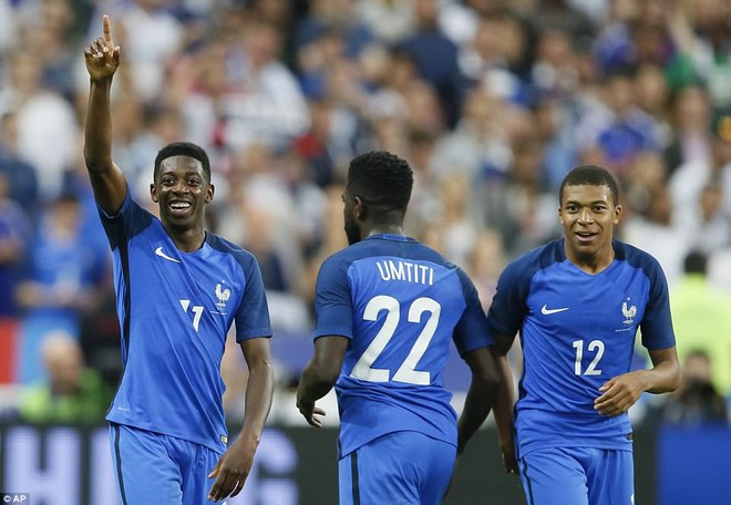 Pháp thắng ngược Anh dù chỉ thi đấu với 10 người và bị thổi penalty - Ảnh 17.