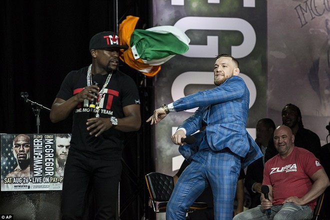 McGregor: Mayweather chỉ giỏi chạy, l&agrave; t&ecirc;n khốn của quyền anh - Ảnh 2.
