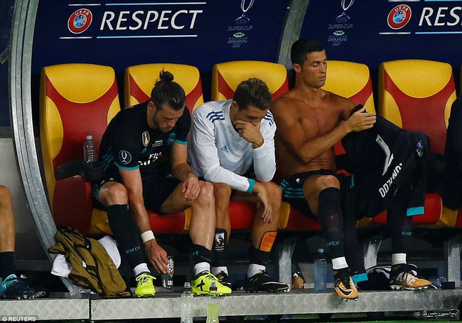 Ronaldo chỉ tốn vài giọt mồ hôi để bỏ túi Siêu Cúp châu Âu - Ảnh 1.