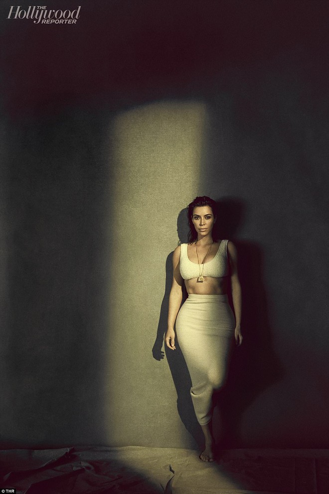 Chị em Kardashian chụp bộ ảnh sexy kỷ niệm 10 năm trở thành siêu sao nổi tiếng nhất nước Mỹ - Ảnh 5.