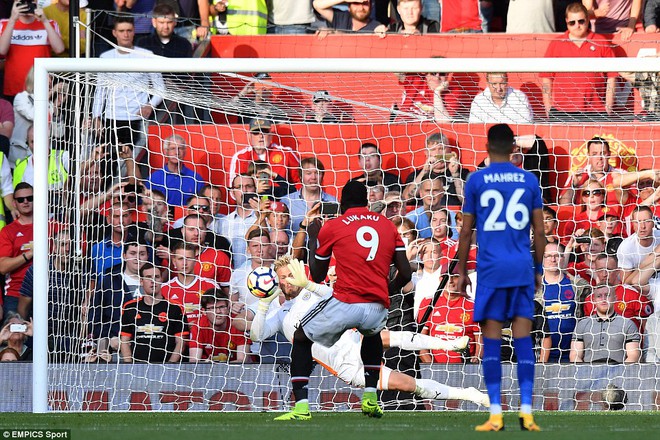 Man Utd thắng trận thứ 3 li&ecirc;n tiếp, v&ocirc; đối tr&ecirc;n bảng xếp hạng - Ảnh 3.