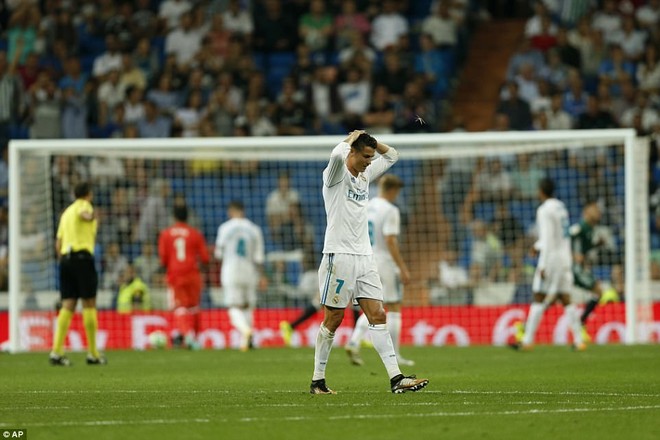 Real thua sốc trong trận ngày Ronaldo trở lại sau án treo giò - Ảnh 11.
