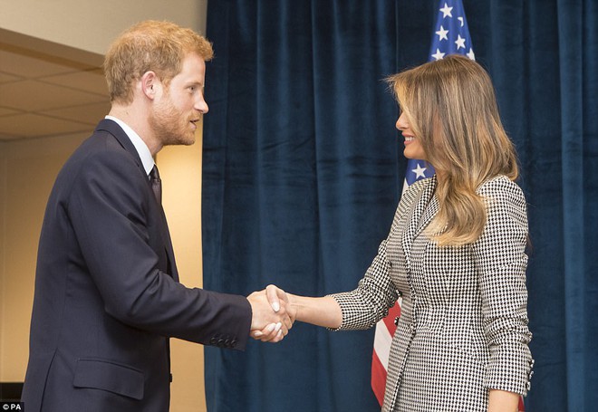 Bà Melania công du nước ngoài một mình, gặp Hoàng tử Anh và Thủ tướng Canada - Ảnh 1.