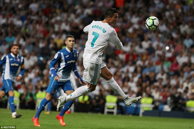 Ronaldo làm nền cho Isco, Real tiếp tục đeo bám Barca - Ảnh 5.