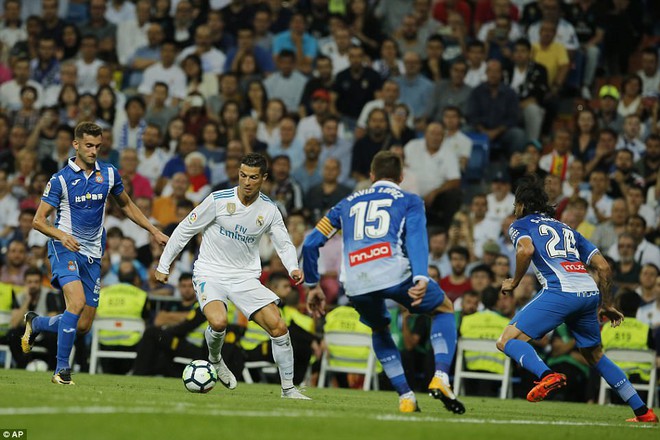 Ronaldo làm nền cho Isco, Real tiếp tục đeo bám Barca - Ảnh 4.