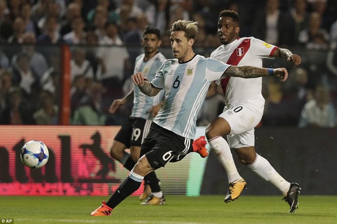 Argentina hòa thất vọng Peru, Messi nguy cơ ngồi nhà xem World Cup - Ảnh 8.