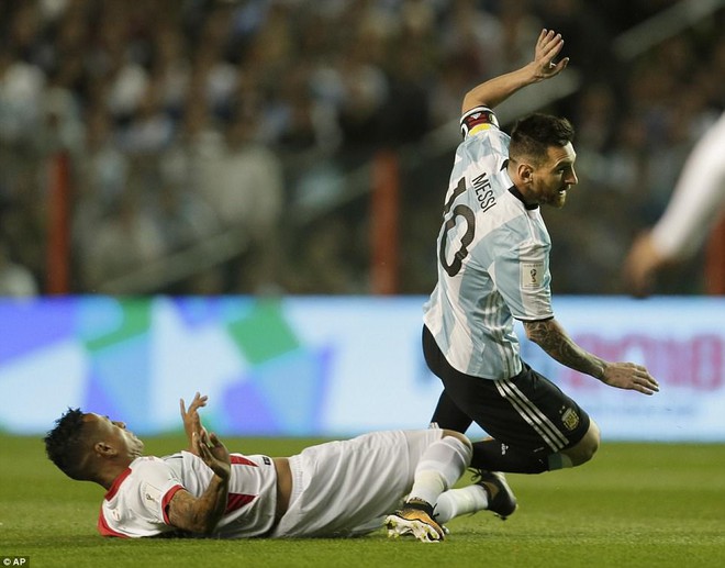Argentina hòa thất vọng Peru, Messi nguy cơ ngồi nhà xem World Cup - Ảnh 7.