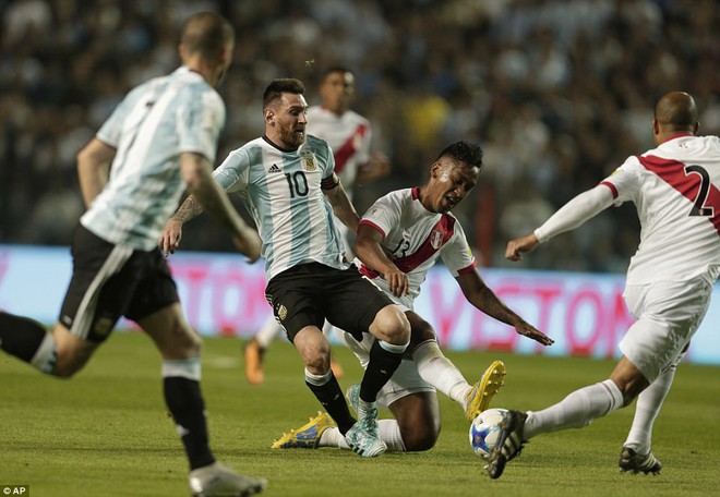 Argentina hòa thất vọng Peru, Messi nguy cơ ngồi nhà xem World Cup - Ảnh 5.
