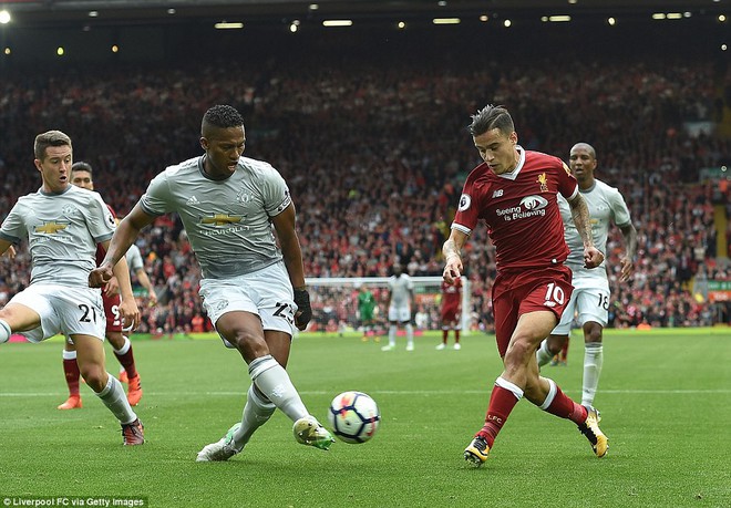 Man Utd dựng xe bu&yacute;t 2 tầng, cầm h&ograve;a Liverpool - Ảnh 3.