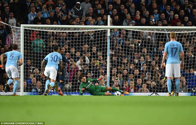 Man City khoe sức mạnh, đ&ocirc;̣c chi&ecirc;́m ng&ocirc;i đ&acirc;̀u bảng F Champions League - Ảnh 8.