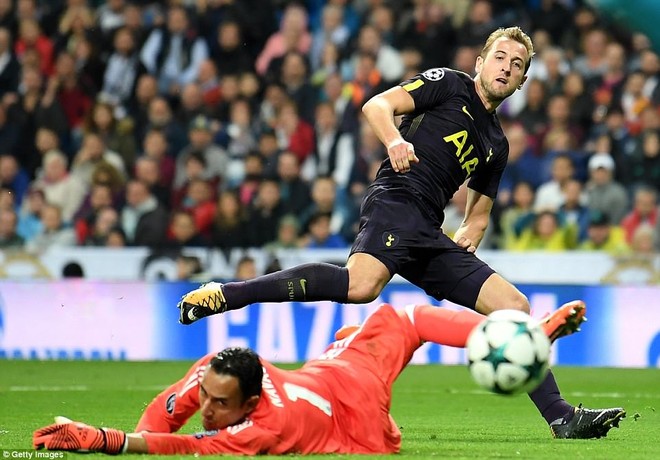 Ronaldo ghi bàn trên chấm penalty, Real Madrid thoát thua Tottenham - Ảnh 14.