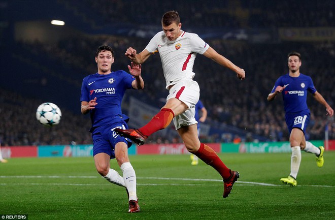 Hazard lập cú đúp giúp Chelsea thoát thua ngay tại Stamford Bridge - Ảnh 9.
