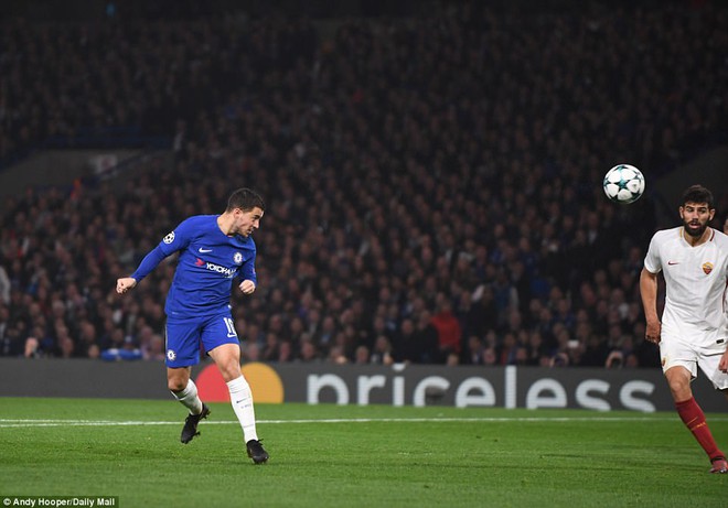 Hazard lập cú đúp giúp Chelsea thoát thua ngay tại Stamford Bridge - Ảnh 11.