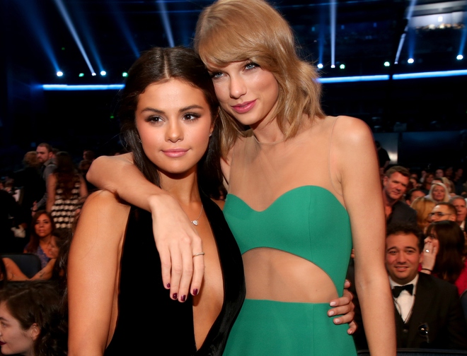 Taylor Swift bật khóc trong vụ kiện bị tấn công tình dục, Selena Gomez không ngừng động viên - Ảnh 3.