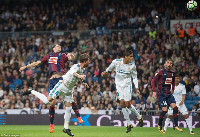 Ronaldo im tiếng, Real Madrid vẫn đ&egrave; bẹp Eibar để gi&agrave;nh lại vị tr&iacute; thứ 3 - Ảnh 5.