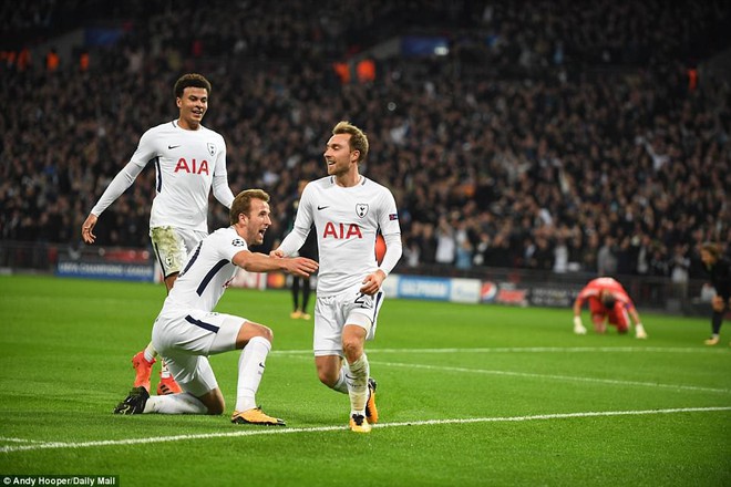 Ronaldo ghi bàn danh dự trong ngày Real Madrid bị Tottenham vùi dập - Ảnh 18.