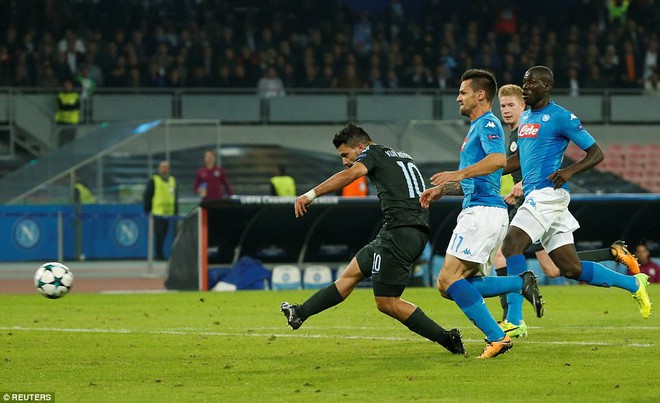 Aguero vừa trở thành chân sút vĩ đại nhất lịch sử Man City - Ảnh 2.