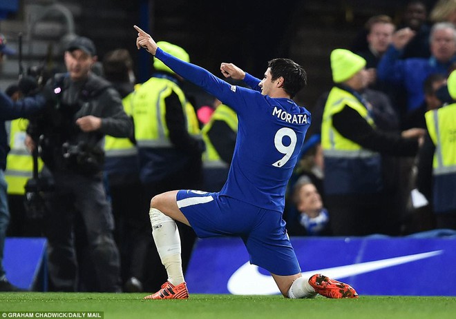Trong một khoảnh khắc, g&oacute;c khuất b&iacute; ẩn của Mourinho bỗng hiện ra - Ảnh 5.