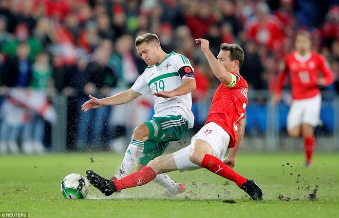 Cầu thủ Bắc Ireland bật khóc vì không được dự World Cup 2018 - Ảnh 5.