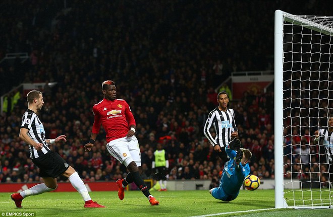 Pogba ghi bàn ngày trở lại, Man Utd thắng tưng bừng - Ảnh 4.